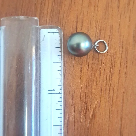 Genuine Tahitian Peacock Pearl Pendant - Picture 7 of 7